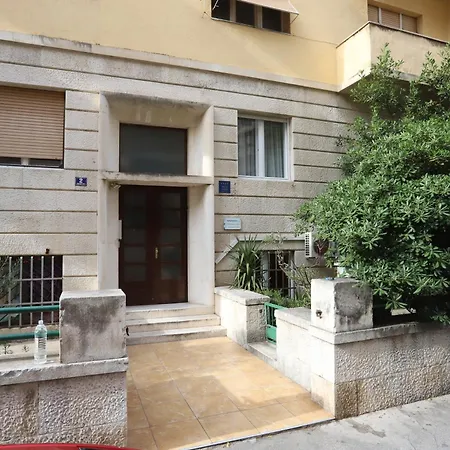 Santo Charming In Old Town Of Split